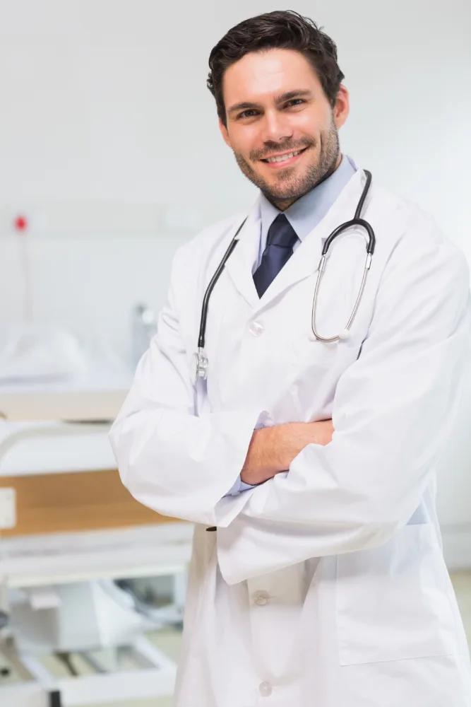 dr-juan-cuervo-giles-medico-internista-medicina-critica-ensenada-bc.webp